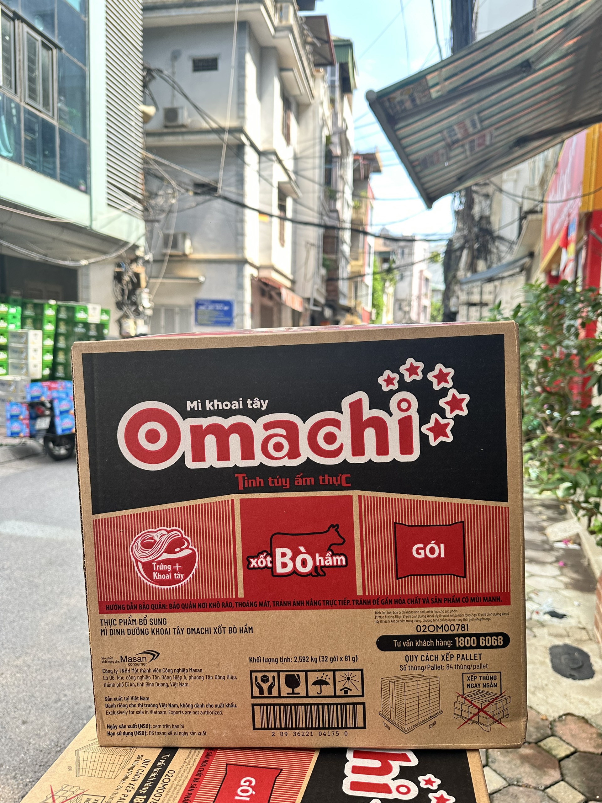 Mì Omachi xốt bò hầm - Thùng 30+2 gói x 80g