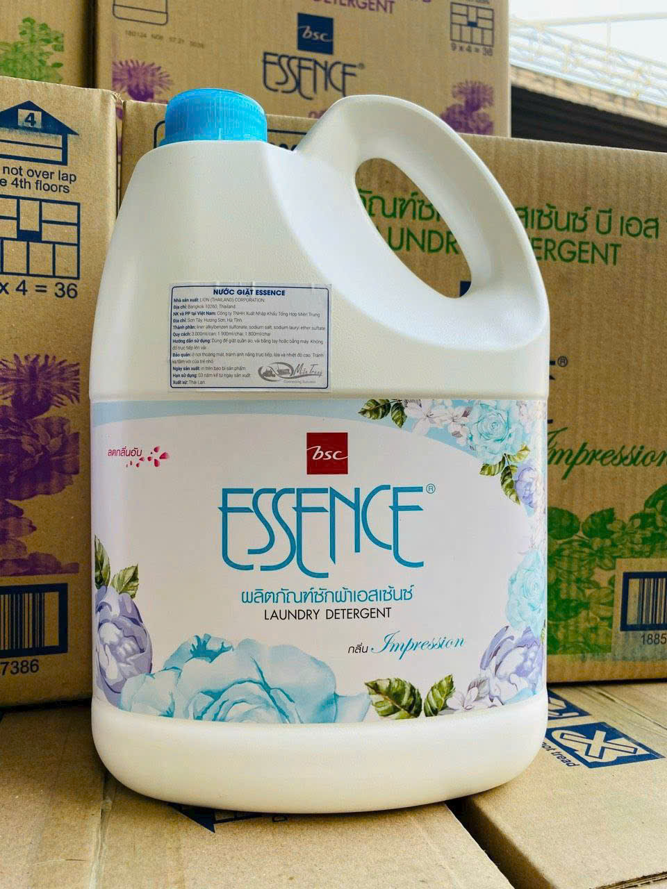 nước giặt ESSENCE 3 lít màu xanh (thùng 4 can )